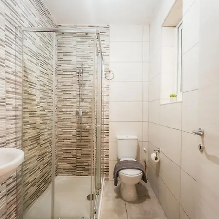Spacious 4br & 4 Bath In Up To 8 Guests Pietà
