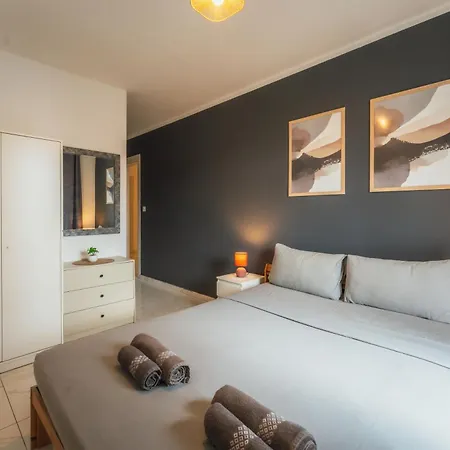 Spacious 4br & 4 Bath In Up To 8 Guests Apartment Pietà